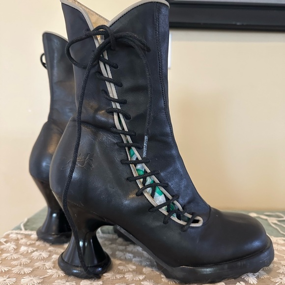 Fluevog Mini Lover boots!! - Picture 2 of 5